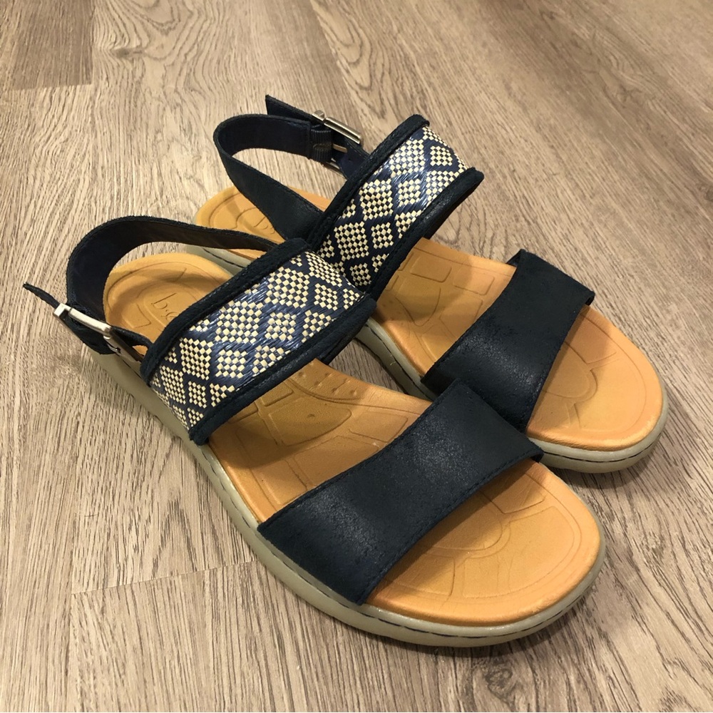 Born Boc Jorunn Sandals Blue White Geometric Aztec Flat Heel Buckle‎ Womens 8